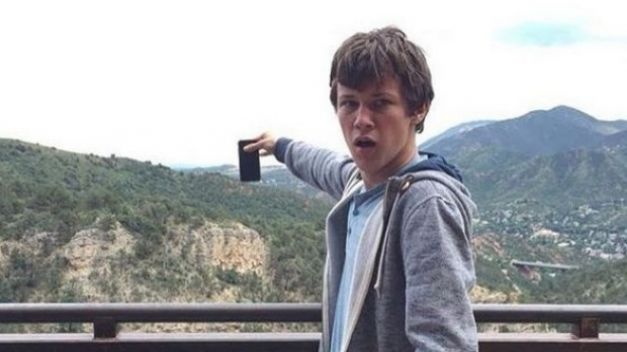 abruti extreme phone pinching