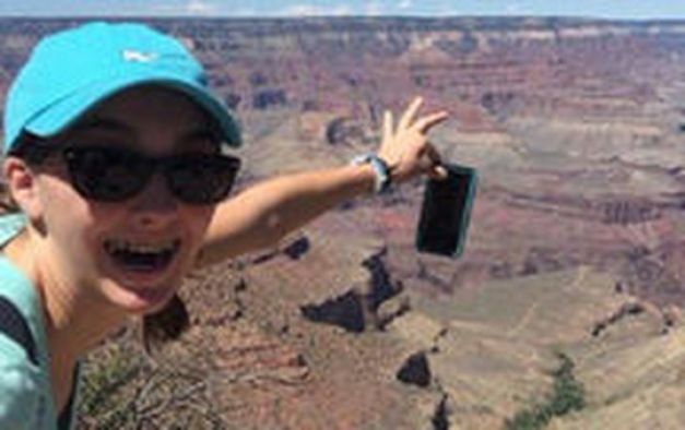 connasse extreme phone pinching